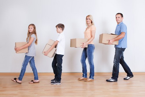 Fair handling of a customer issue in storage services