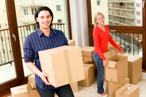 Local packing support for households and businesses in Kilburn